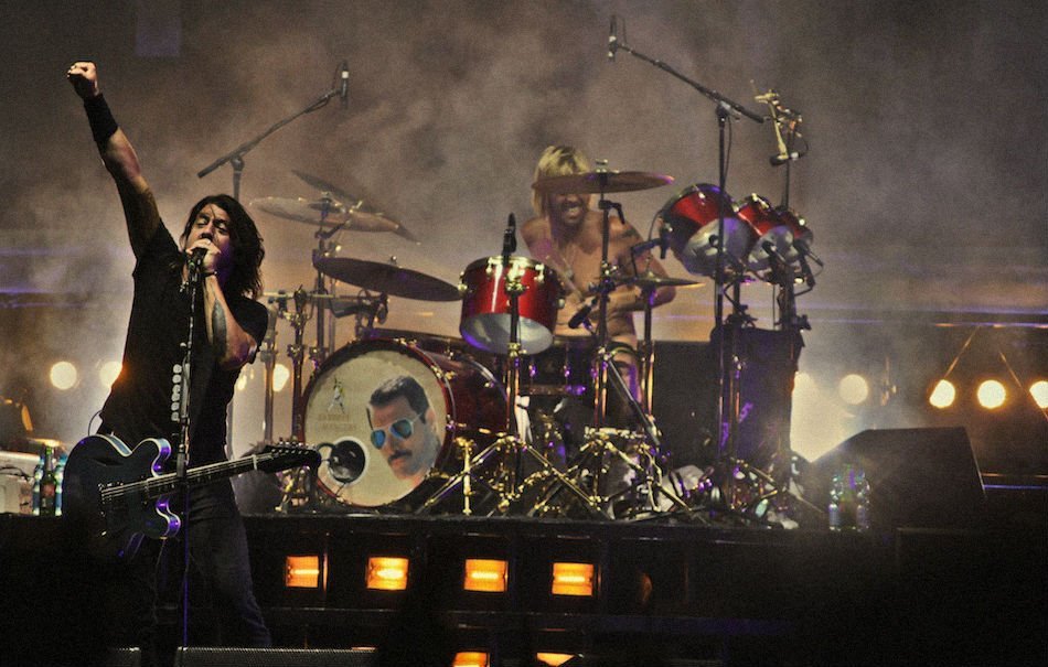foo-fighters-atene-embed.jpg